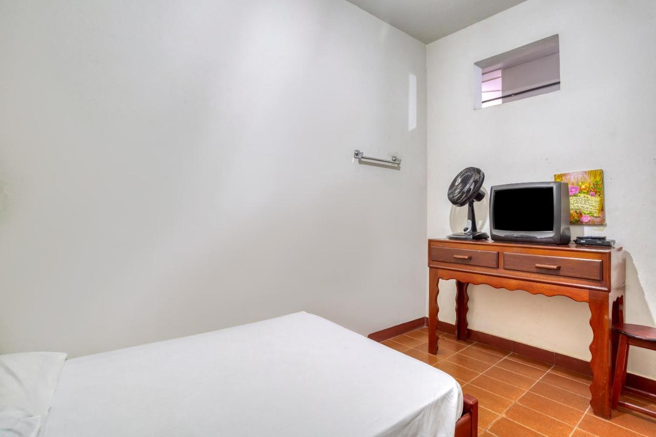 Hotel Aguia Morrinhos  Esterno foto